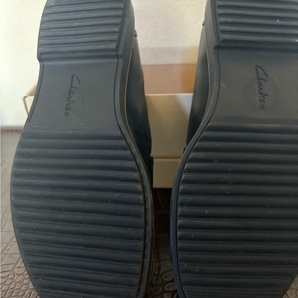 Clarks Black Leather Loafers - Picture 3 of 5